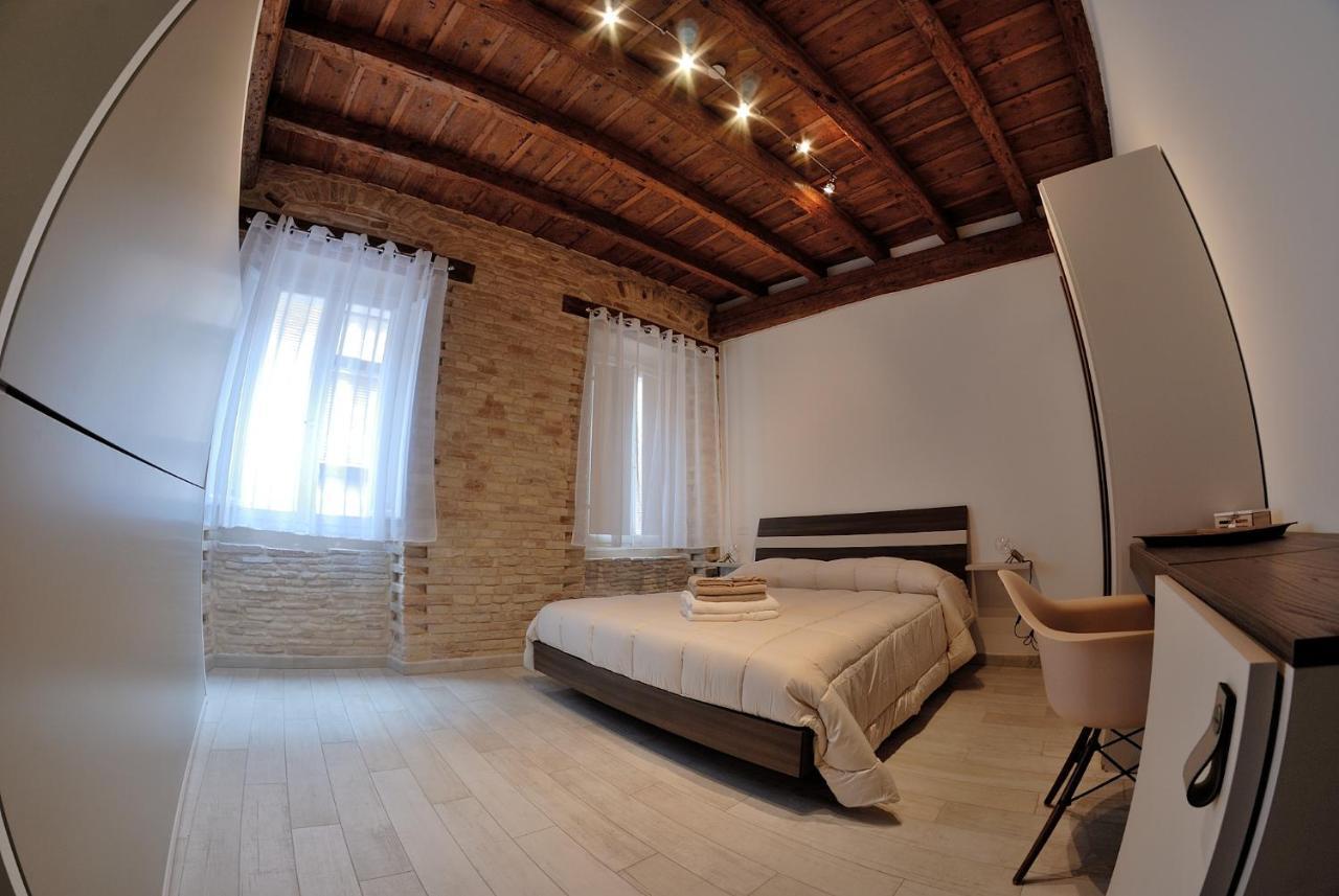 B&B Del Corso Loreto Exteriör bild